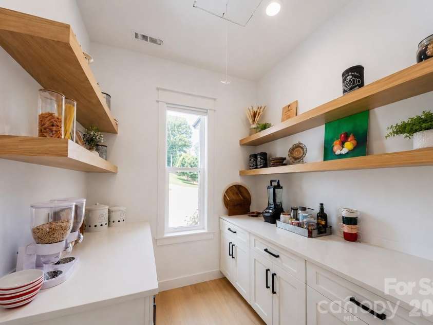7 Temujin Drive, Leicester, NC 28748.  MLS# CAR4397809, YatesRealty ID 33945. Walk in Pantry