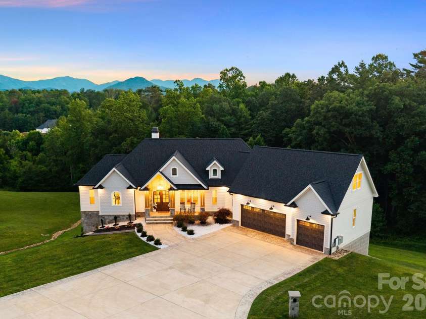 7 Temujin Drive, Leicester, NC 28748.  MLS# CAR4397809, YatesRealty ID 33945. Welcome Home!