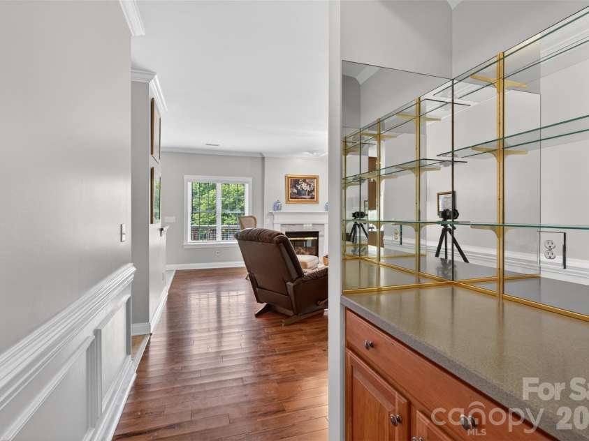 1900 Crestgate Drive, Waxhaw, NC 28173.  MLS# CAR4385753, YatesRealty ID 33946. Butlers pantry