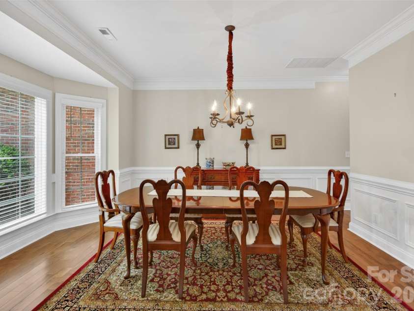 1900 Crestgate Drive, Waxhaw, NC 28173.  MLS# CAR4385753, YatesRealty ID 33946. Dining