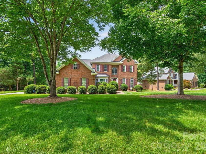 1900 Crestgate Drive, Waxhaw, NC 28173.  MLS# CAR4385753, YatesRealty ID 33946. Front 