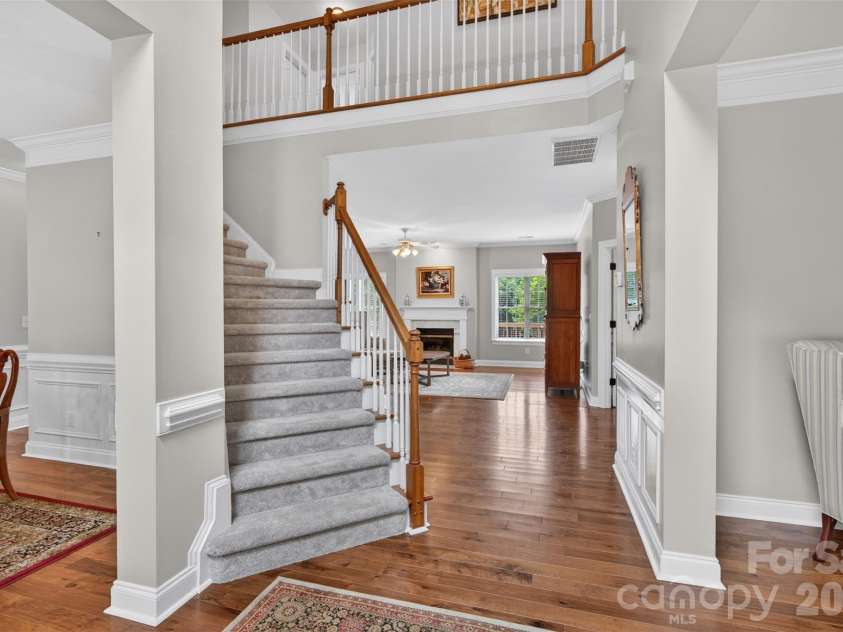 1900 Crestgate Drive, Waxhaw, NC 28173.  MLS# CAR4385753, YatesRealty ID 33946. Front entry