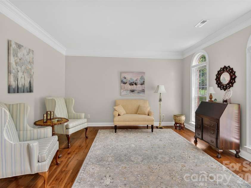1900 Crestgate Drive, Waxhaw, NC 28173.  MLS# CAR4385753, YatesRealty ID 33946. Living room