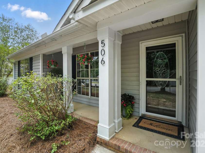 506 Lisa Carol Drive, Mooresville, NC 28115.  MLS# CAR4287878, YatesRealty ID 33946. 