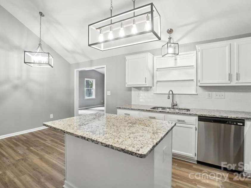 506 Lisa Carol Drive, Mooresville, NC 28115.  MLS# CAR4287878, YatesRealty ID 33946. 