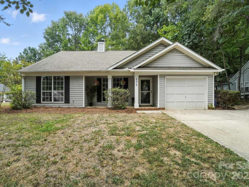 506 Lisa Carol Drive, Mooresville, NC 28115.  MLS# CAR4287878, YatesRealty ID 33946. 