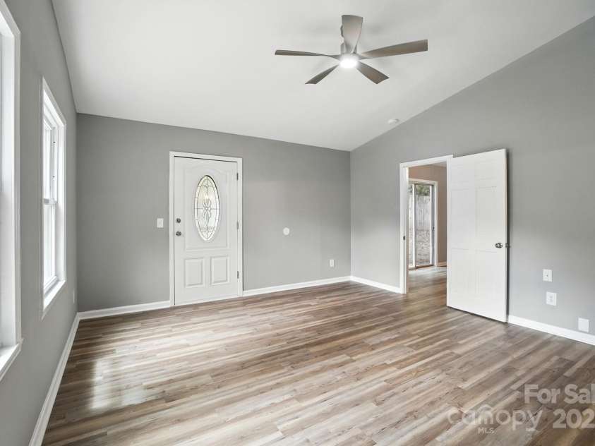 506 Lisa Carol Drive, Mooresville, NC 28115.  MLS# CAR4287878, YatesRealty ID 33946. 