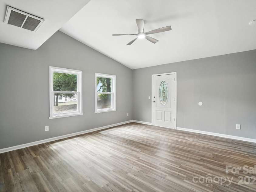 506 Lisa Carol Drive, Mooresville, NC 28115.  MLS# CAR4287878, YatesRealty ID 33946. 