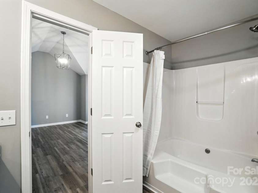 506 Lisa Carol Drive, Mooresville, NC 28115.  MLS# CAR4287878, YatesRealty ID 33946. 
