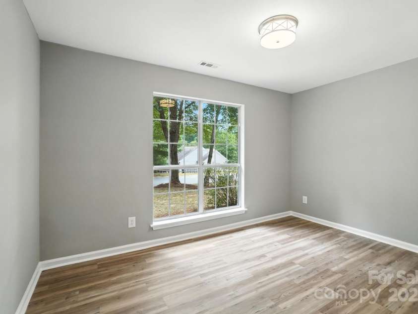 506 Lisa Carol Drive, Mooresville, NC 28115.  MLS# CAR4287878, YatesRealty ID 33946. 