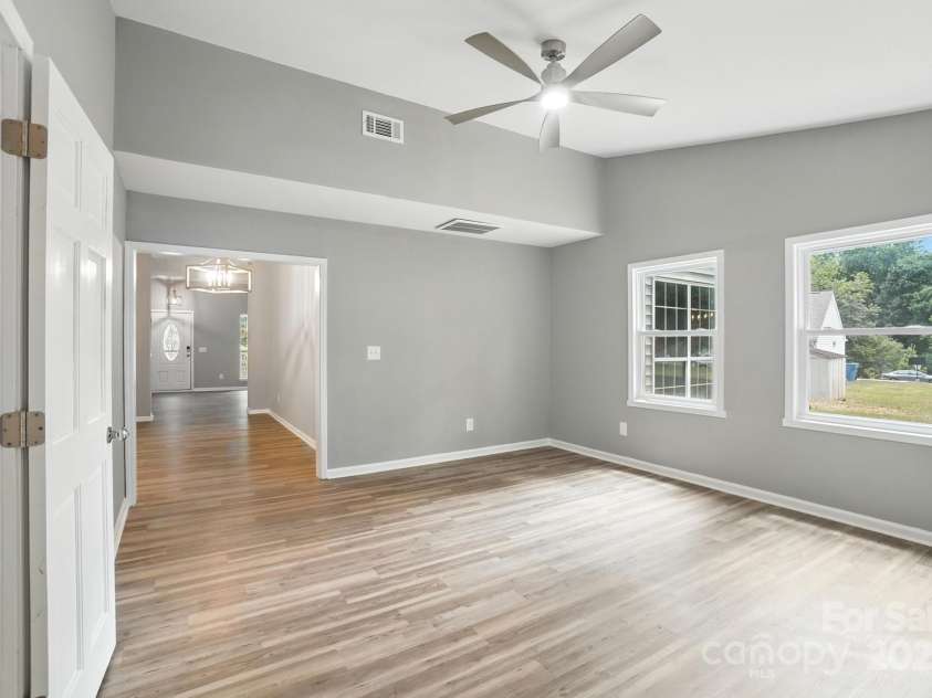 506 Lisa Carol Drive, Mooresville, NC 28115.  MLS# CAR4287878, YatesRealty ID 33946. 