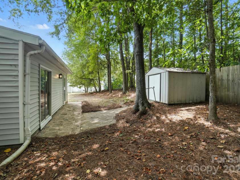 506 Lisa Carol Drive, Mooresville, NC 28115.  MLS# CAR4287878, YatesRealty ID 33946. 