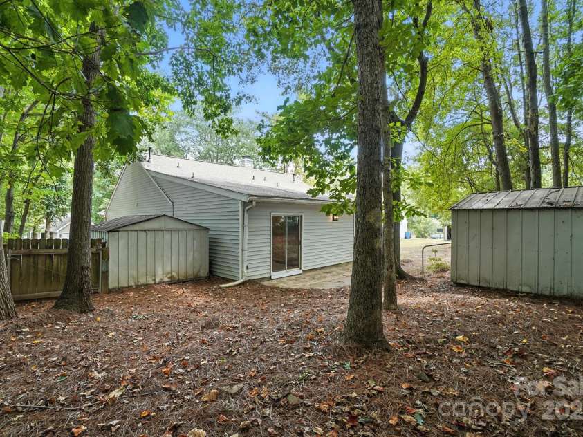506 Lisa Carol Drive, Mooresville, NC 28115.  MLS# CAR4287878, YatesRealty ID 33946. 