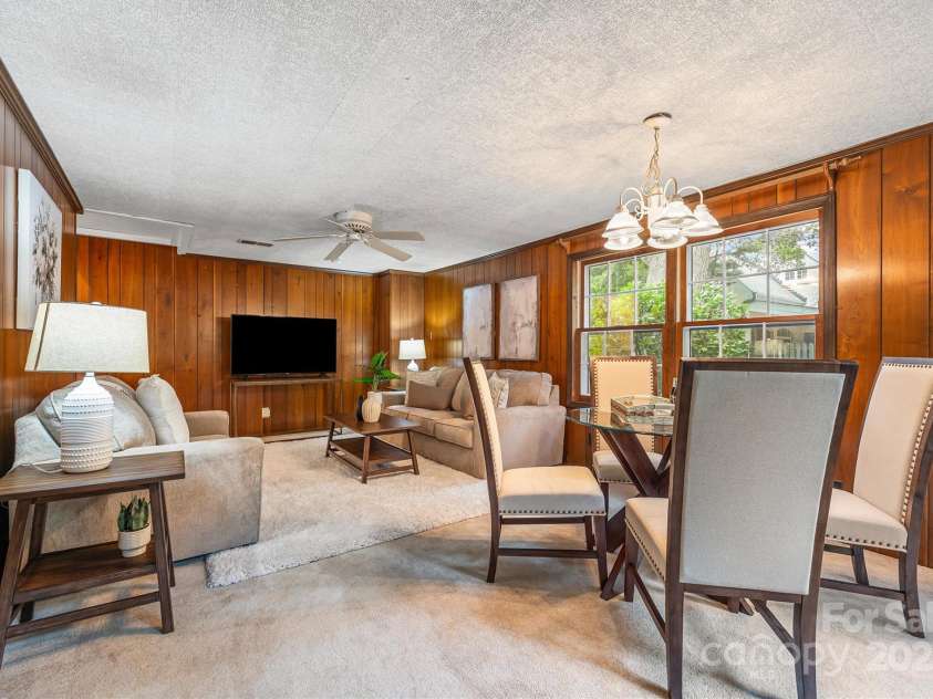 626 Oakwood Lane, Rock Hill, SC 29730.  MLS# CAR4283798, YatesRealty ID 33947. Den - Could be perfect for a pool table or media room
