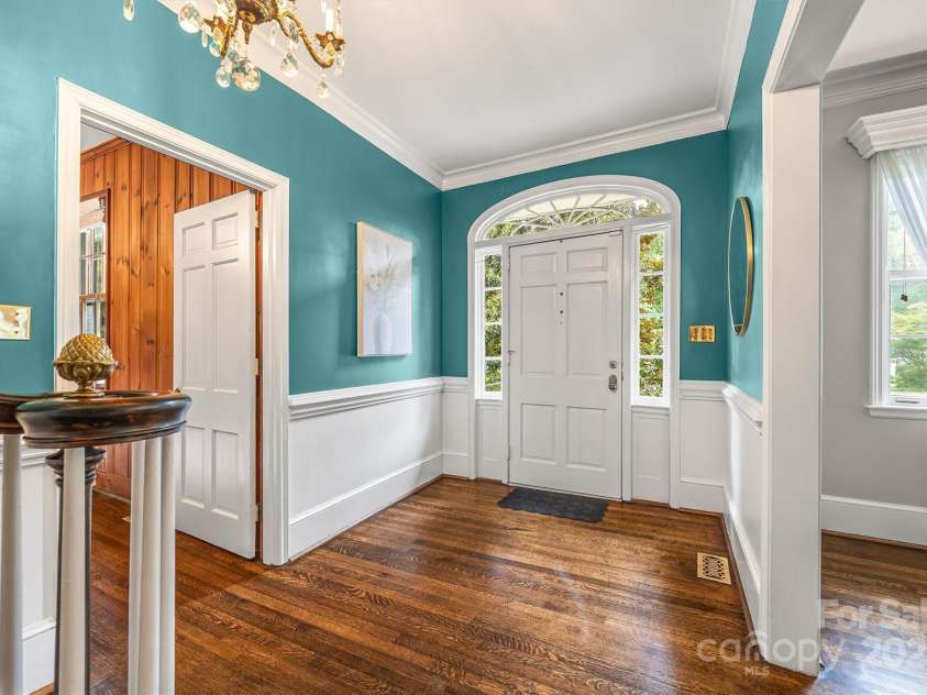 626 Oakwood Lane, Rock Hill, SC 29730.  MLS# CAR4283798, YatesRealty ID 33947. Foyer