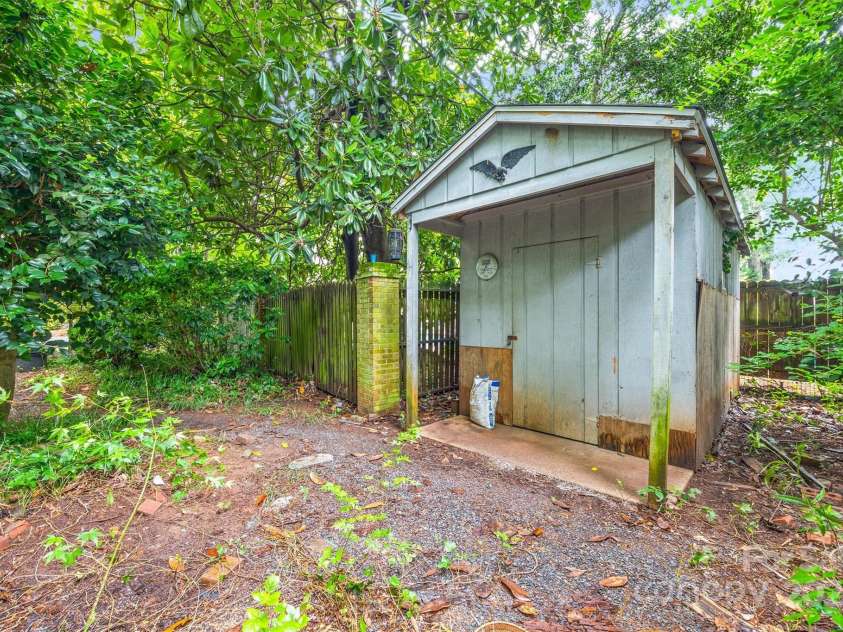 626 Oakwood Lane, Rock Hill, SC 29730.  MLS# CAR4283798, YatesRealty ID 33947. Tool Shed