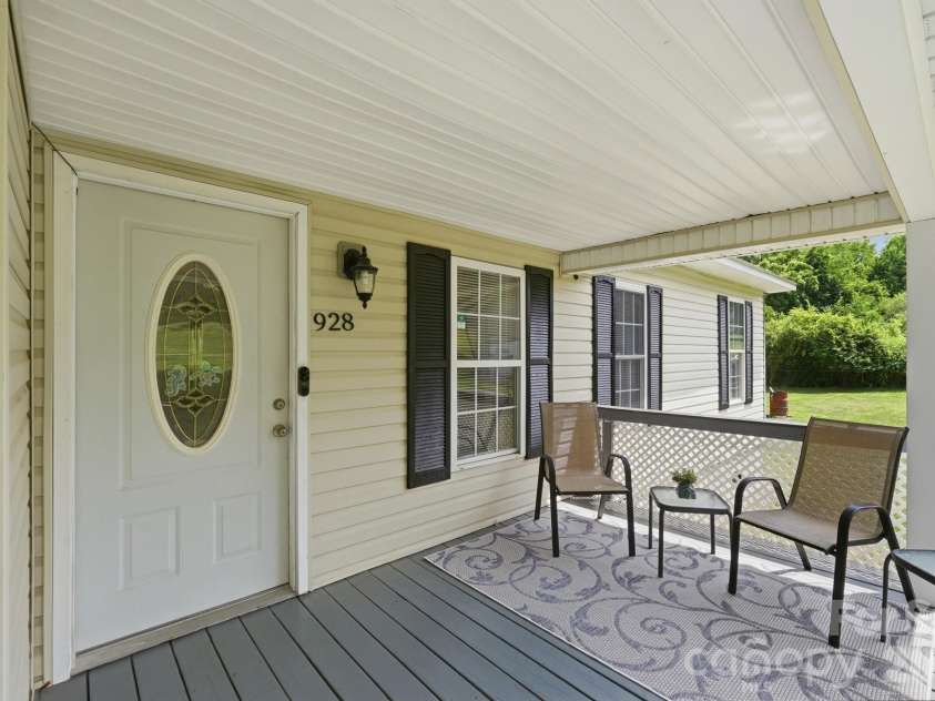 928 Oval Street, Kannapolis, NC 28081.  MLS# CAR4397869, YatesRealty ID 33947. 