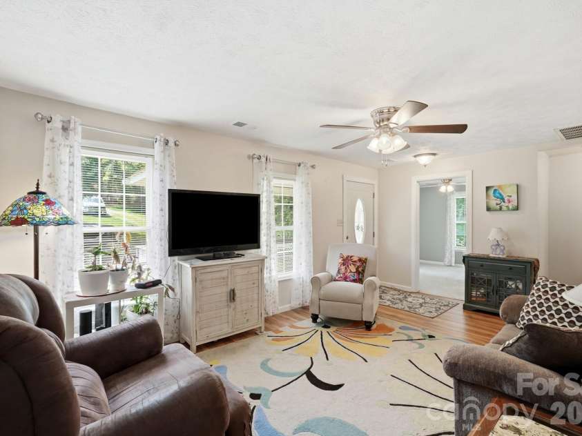 928 Oval Street, Kannapolis, NC 28081.  MLS# CAR4397869, YatesRealty ID 33947. 