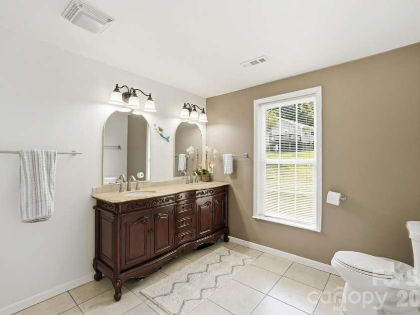 928 Oval Street, Kannapolis, NC 28081.  MLS# CAR4397869, YatesRealty ID 33947. 