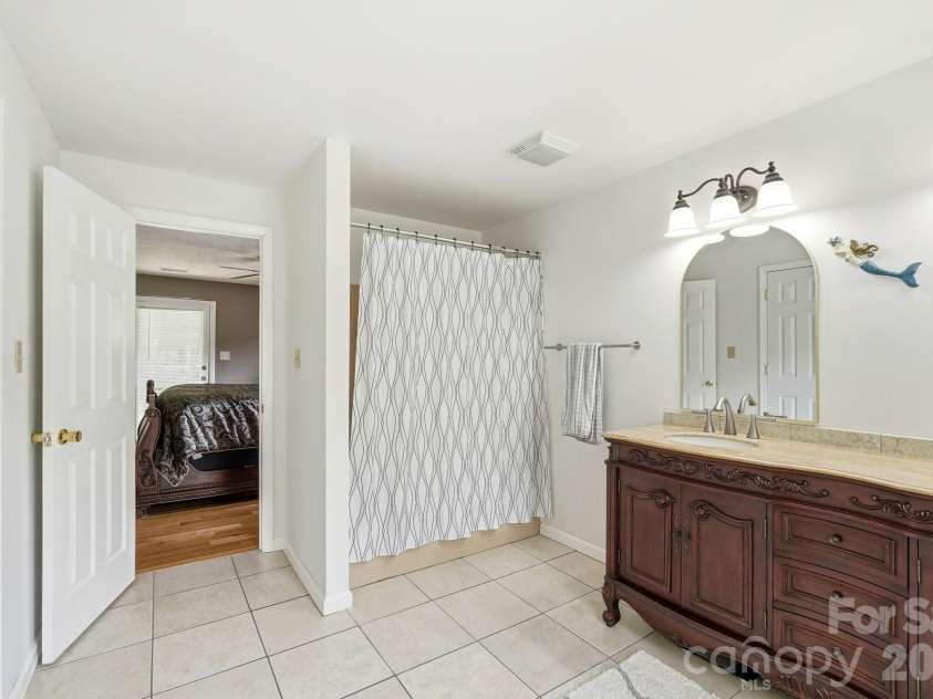 928 Oval Street, Kannapolis, NC 28081.  MLS# CAR4397869, YatesRealty ID 33947. 