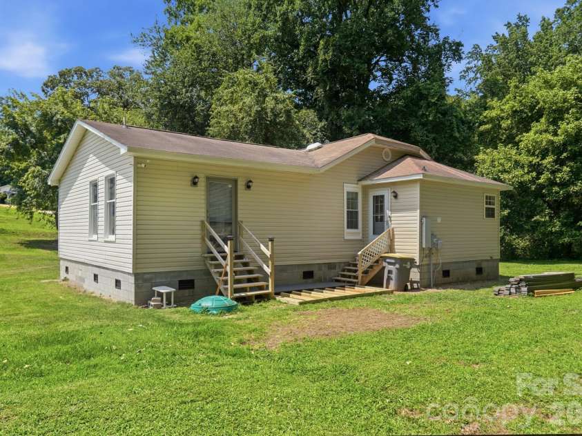 928 Oval Street, Kannapolis, NC 28081.  MLS# CAR4397869, YatesRealty ID 33947. 