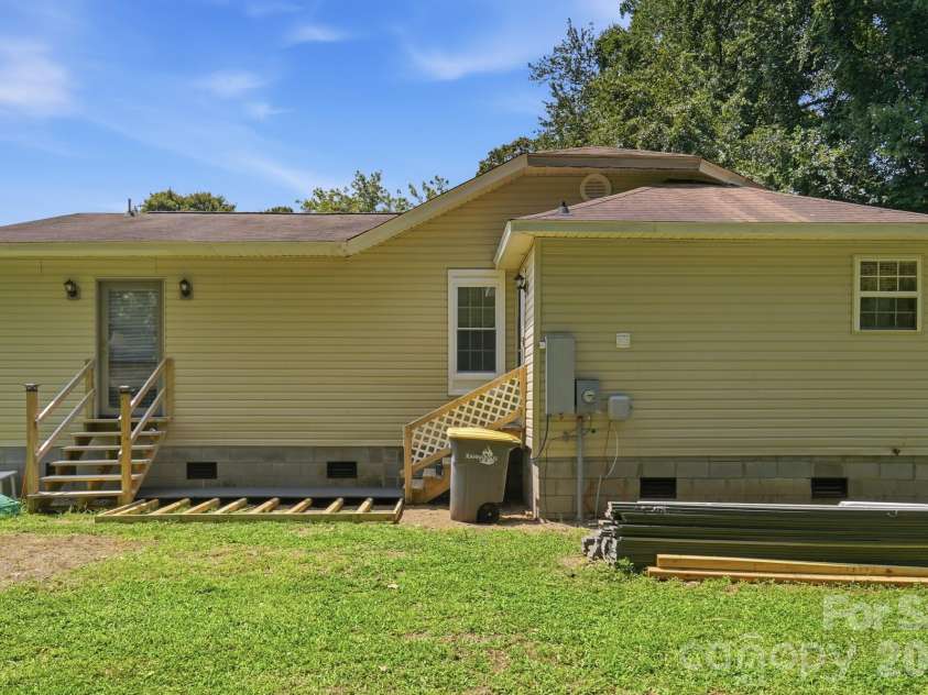 928 Oval Street, Kannapolis, NC 28081.  MLS# CAR4397869, YatesRealty ID 33947. 