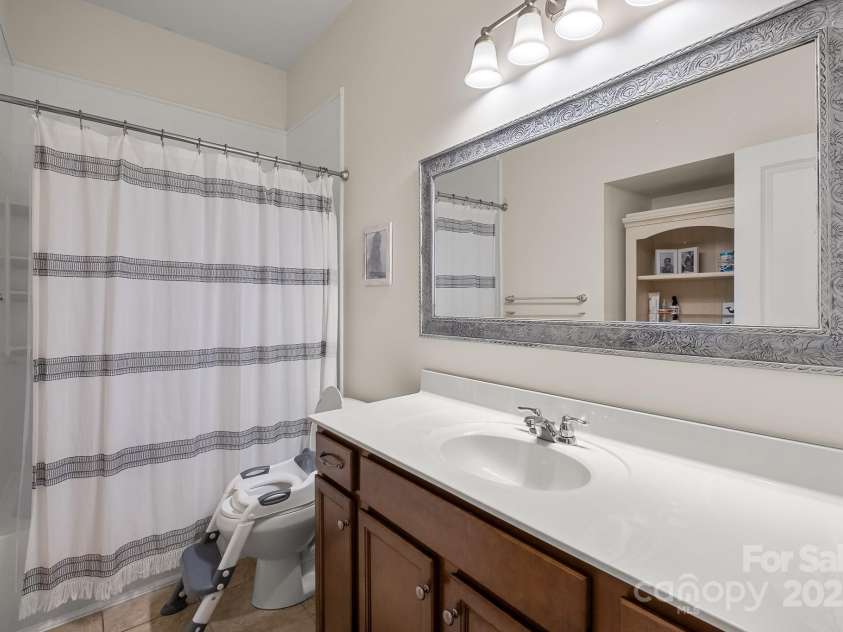 14708 Old Vermillion Drive, Huntersville, NC 28078.  MLS# CAR4291123, YatesRealty ID 33948. 