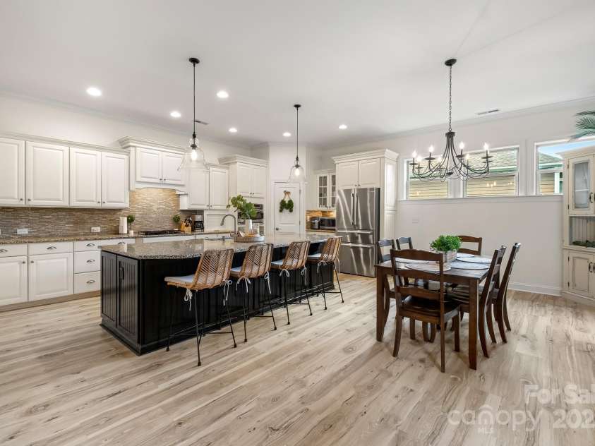 14708 Old Vermillion Drive, Huntersville, NC 28078.  MLS# CAR4291123, YatesRealty ID 33948. 