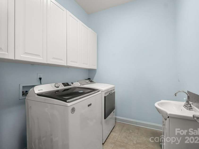 14708 Old Vermillion Drive, Huntersville, NC 28078.  MLS# CAR4291123, YatesRealty ID 33948. 
