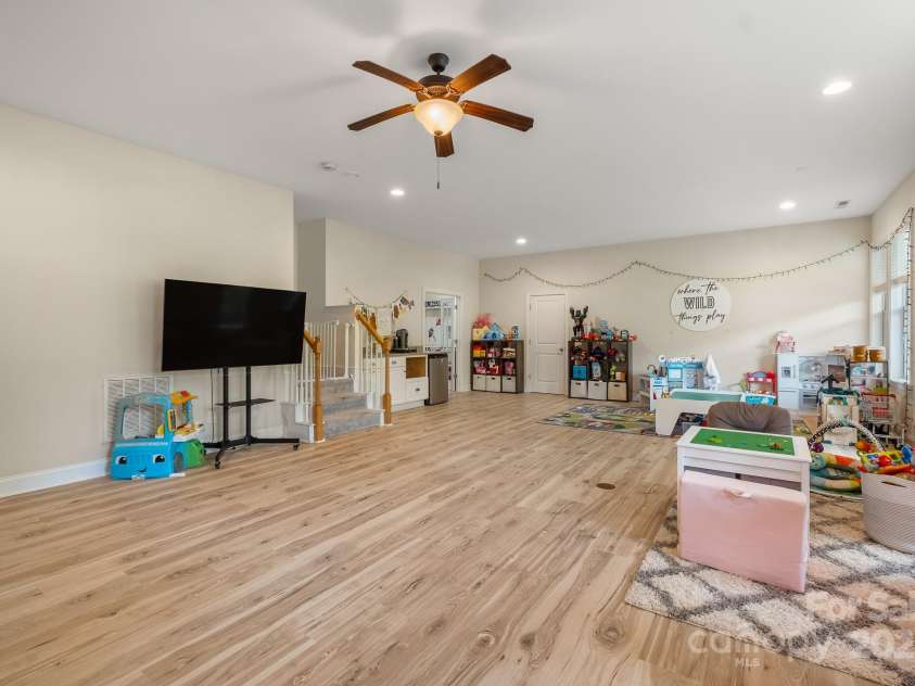 14708 Old Vermillion Drive, Huntersville, NC 28078.  MLS# CAR4291123, YatesRealty ID 33948. 