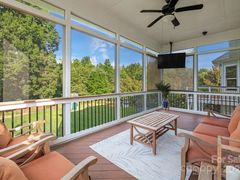 14708 Old Vermillion Drive, Huntersville, NC 28078.  MLS# CAR4291123, YatesRealty ID 33948. 
