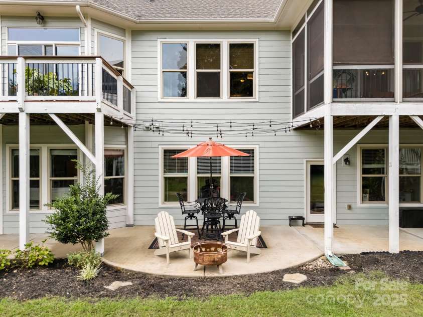 14708 Old Vermillion Drive, Huntersville, NC 28078.  MLS# CAR4291123, YatesRealty ID 33948. 