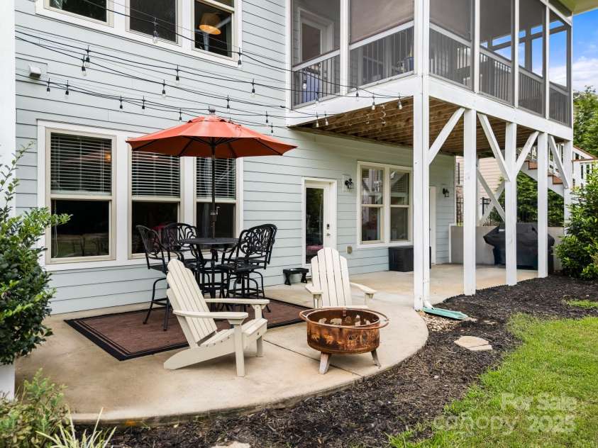 14708 Old Vermillion Drive, Huntersville, NC 28078.  MLS# CAR4291123, YatesRealty ID 33948. 