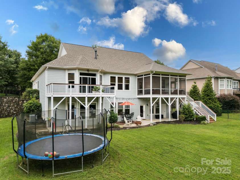 14708 Old Vermillion Drive, Huntersville, NC 28078.  MLS# CAR4291123, YatesRealty ID 33948. 