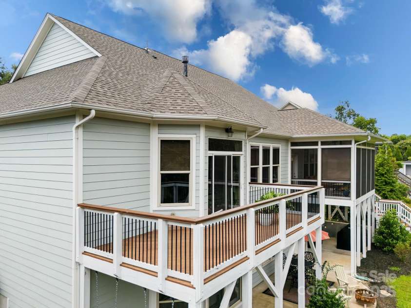 14708 Old Vermillion Drive, Huntersville, NC 28078.  MLS# CAR4291123, YatesRealty ID 33948. 
