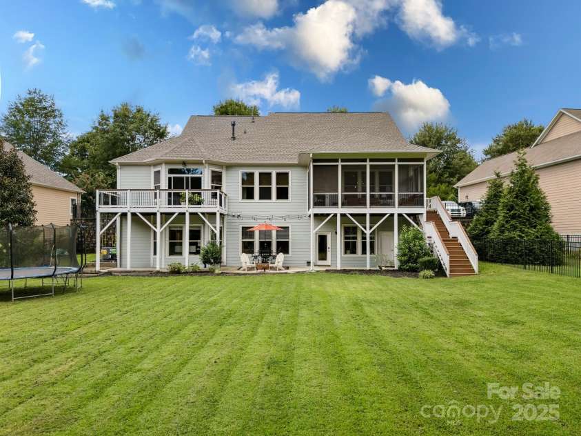 14708 Old Vermillion Drive, Huntersville, NC 28078.  MLS# CAR4291123, YatesRealty ID 33948. 