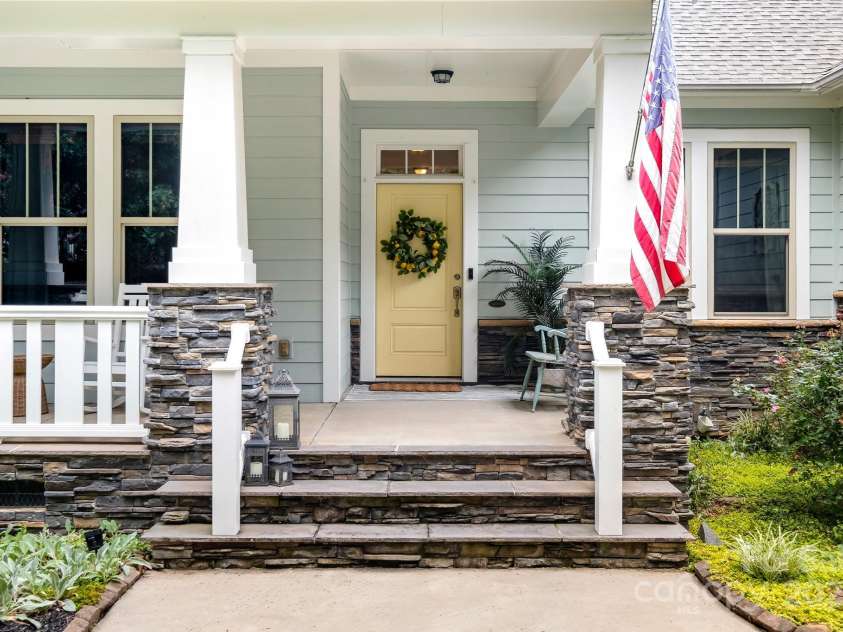 14708 Old Vermillion Drive, Huntersville, NC 28078.  MLS# CAR4291123, YatesRealty ID 33948. 