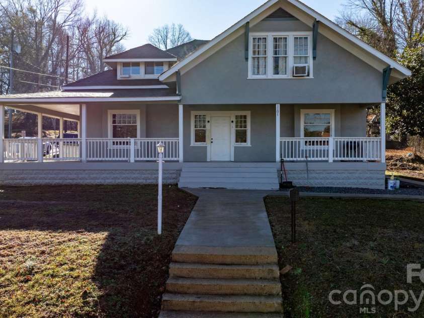1101 College Avenue, Lenoir, NC 28645.  MLS# CAR4345154, YatesRealty ID 3395. 