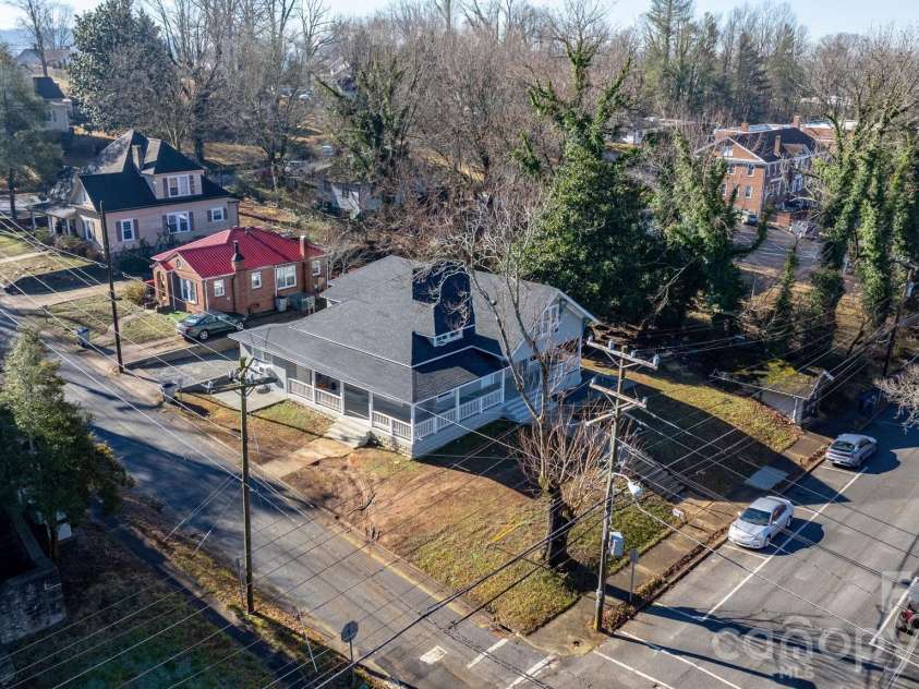1101 College Avenue, Lenoir, NC 28645.  MLS# CAR4345154, YatesRealty ID 3395. 