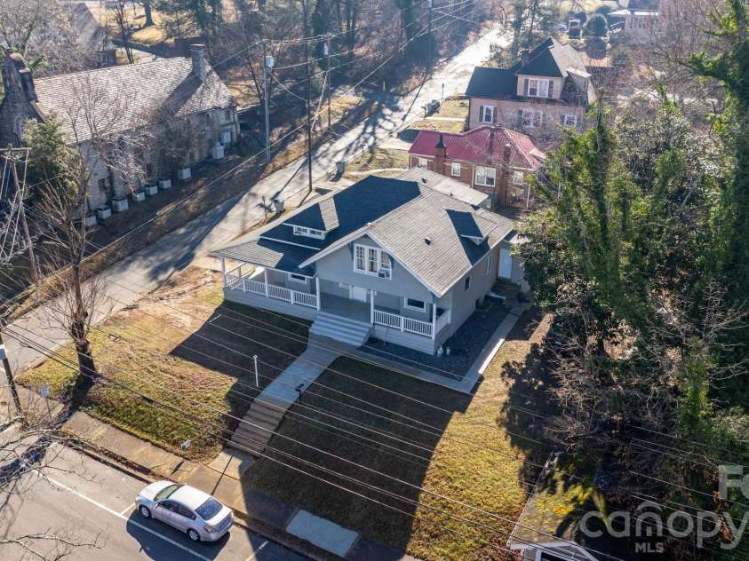 1101 College Avenue, Lenoir, NC 28645.  MLS# CAR4345154, YatesRealty ID 3395. 