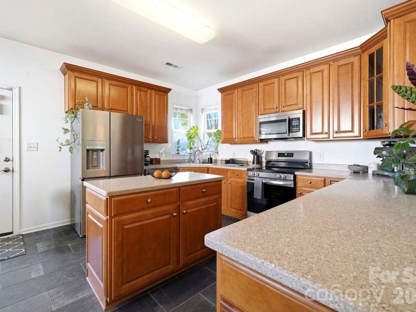 12115 Monteith Grove Drive, Huntersville, NC 28078.  MLS# CAR4396391, YatesRealty ID 33950. 