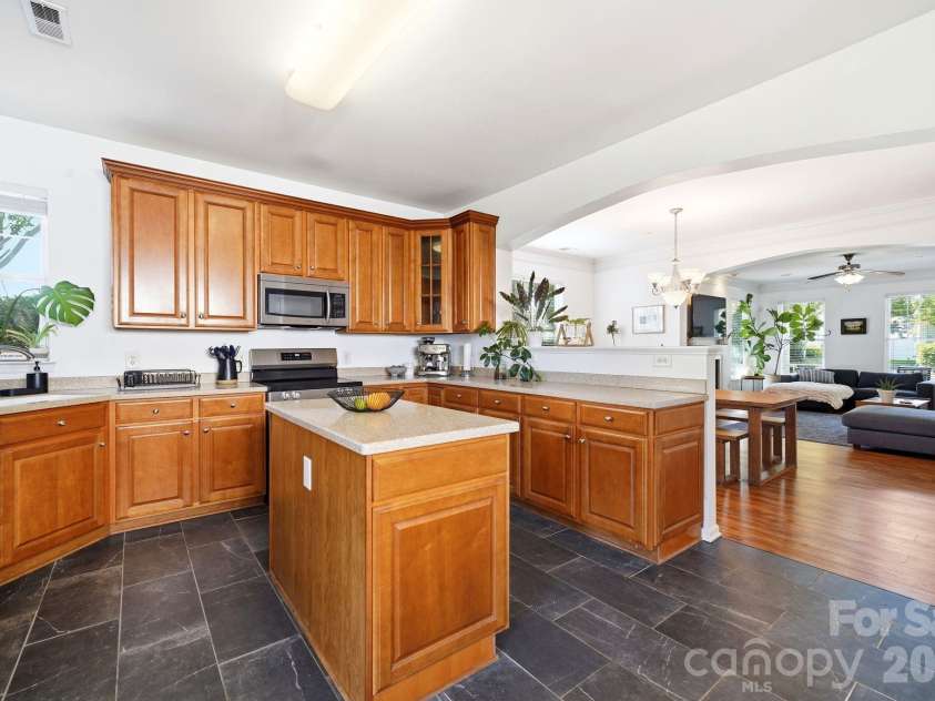 12115 Monteith Grove Drive, Huntersville, NC 28078.  MLS# CAR4396391, YatesRealty ID 33950. 