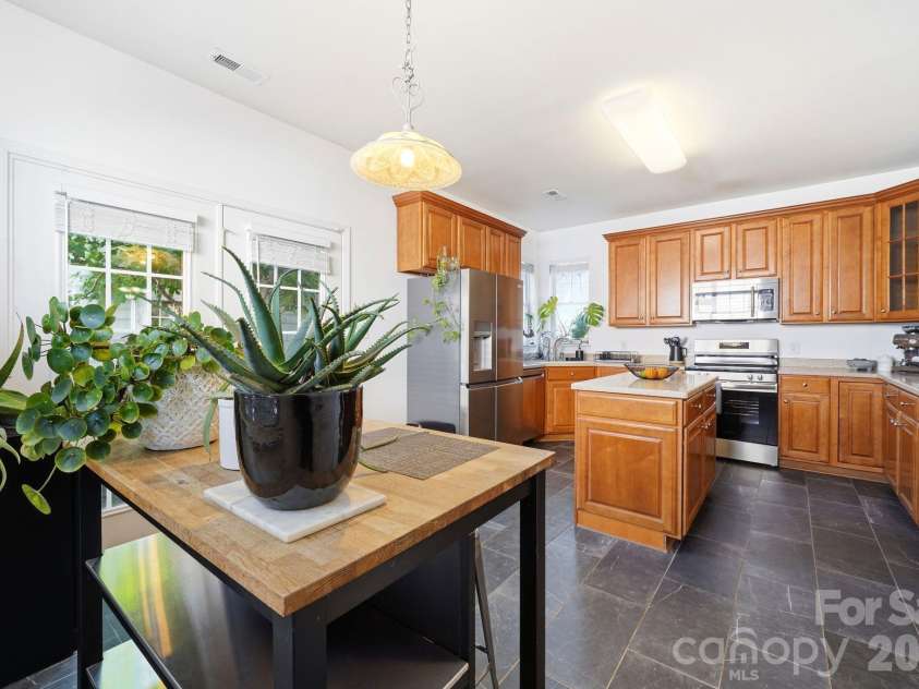 12115 Monteith Grove Drive, Huntersville, NC 28078.  MLS# CAR4396391, YatesRealty ID 33950. 