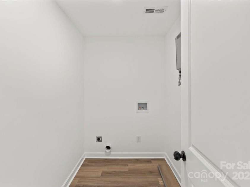 3030 Mac Drive, Hudson, NC 28638.  MLS# CAR4289028, YatesRealty ID 33950. LAUNDRY