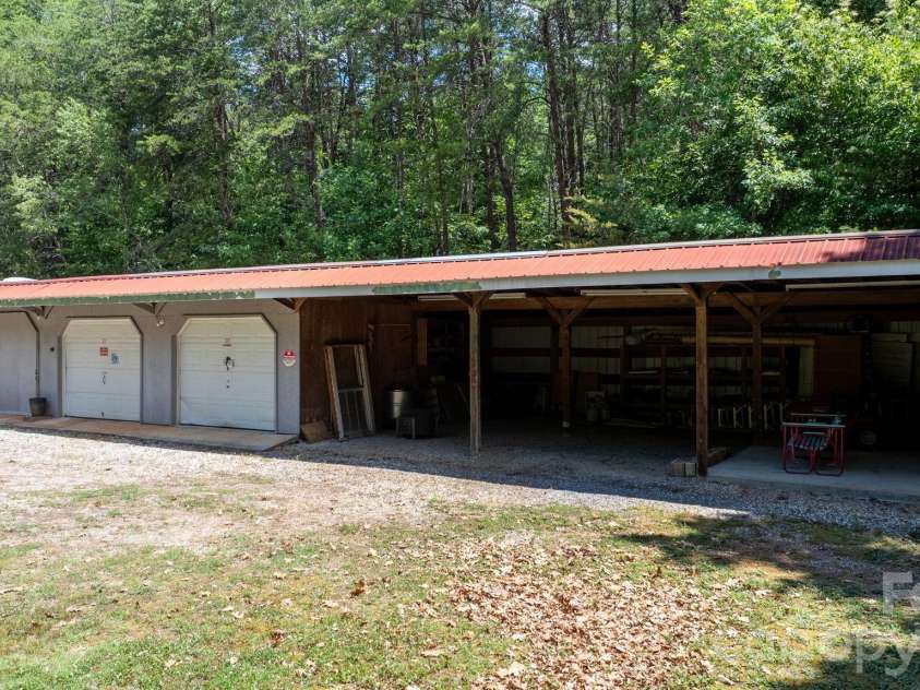 4093 Fairview Drive, Maiden, NC 28650.  MLS# CAR4381764, YatesRealty ID 33951. 2 Car Detached Garage