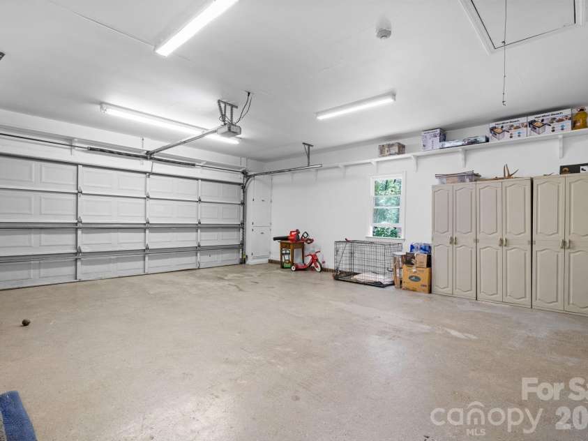 4093 Fairview Drive, Maiden, NC 28650.  MLS# CAR4381764, YatesRealty ID 33951. 2 Car Garage Attached