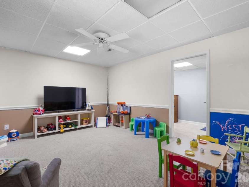 4093 Fairview Drive, Maiden, NC 28650.  MLS# CAR4381764, YatesRealty ID 33951. Basement Room