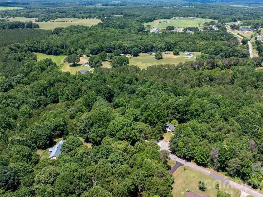 4093 Fairview Drive, Maiden, NC 28650.  MLS# CAR4381764, YatesRealty ID 33951. Overview