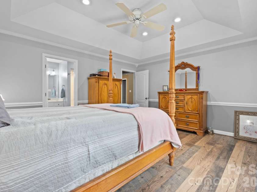 4093 Fairview Drive, Maiden, NC 28650.  MLS# CAR4381764, YatesRealty ID 33951. Primary Bedroom