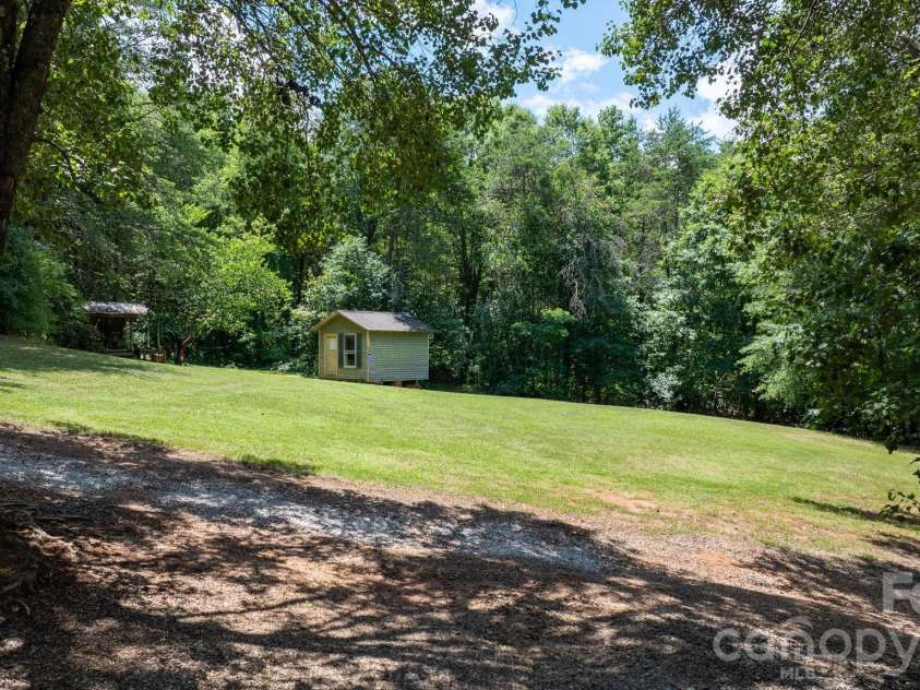 4093 Fairview Drive, Maiden, NC 28650.  MLS# CAR4381764, YatesRealty ID 33951. Side Yard